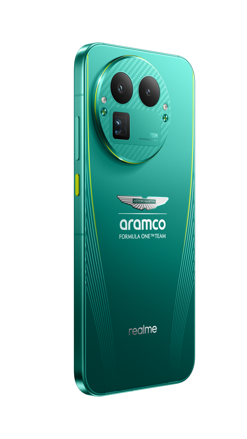 Un smartphone verde azulado con tres cámaras. Tiene un logotipo de Aston Martin Aramco y la marca Realme.