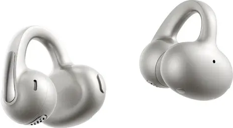 Zwei silberne kabellose Ohrhörer. Jeder hat ein gebogenes Over-Ear-Design. Die Buds sind abgerundet.
