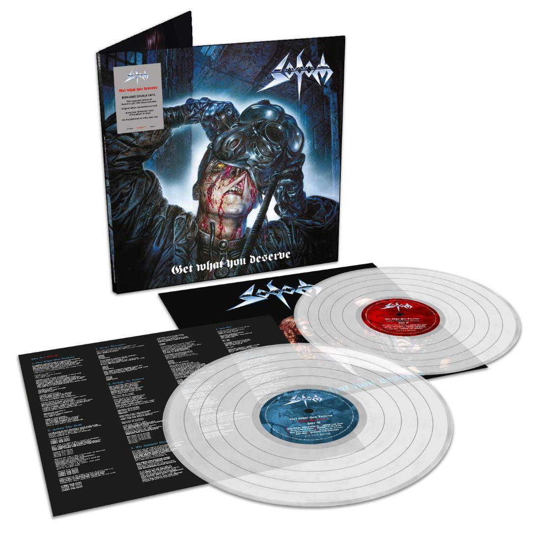 Albumcover: Soldat mit Gasmaske, blutigem Gesicht. Vinylplatten, Textblatt. Albumtitel: Get What You Deserve von Sodom.