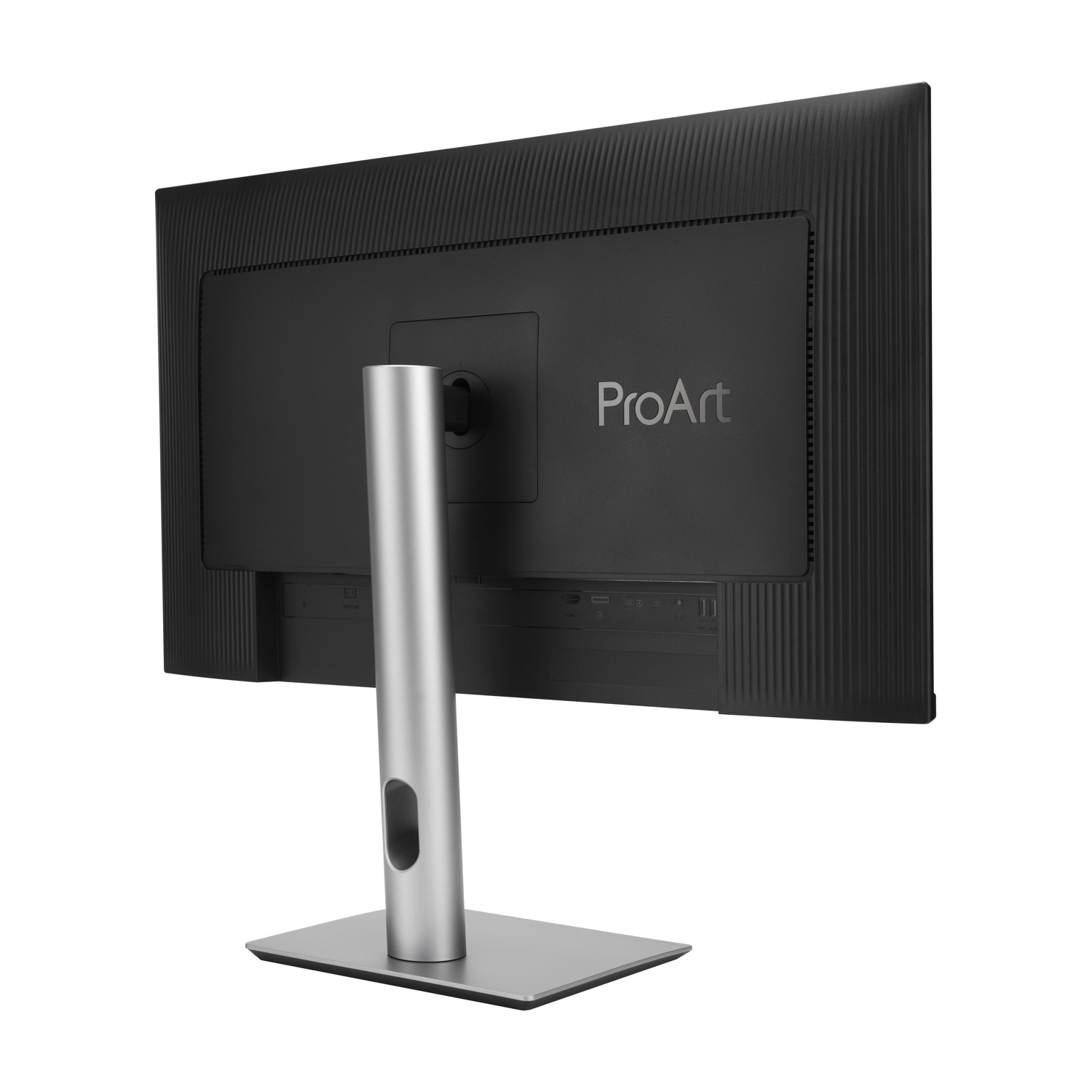 È mostrato il retro di un monitor ProArt nero. Un supporto argentato sostiene lo schermo. Le porte sono visibili in basso. Lo sfondo è bianco.