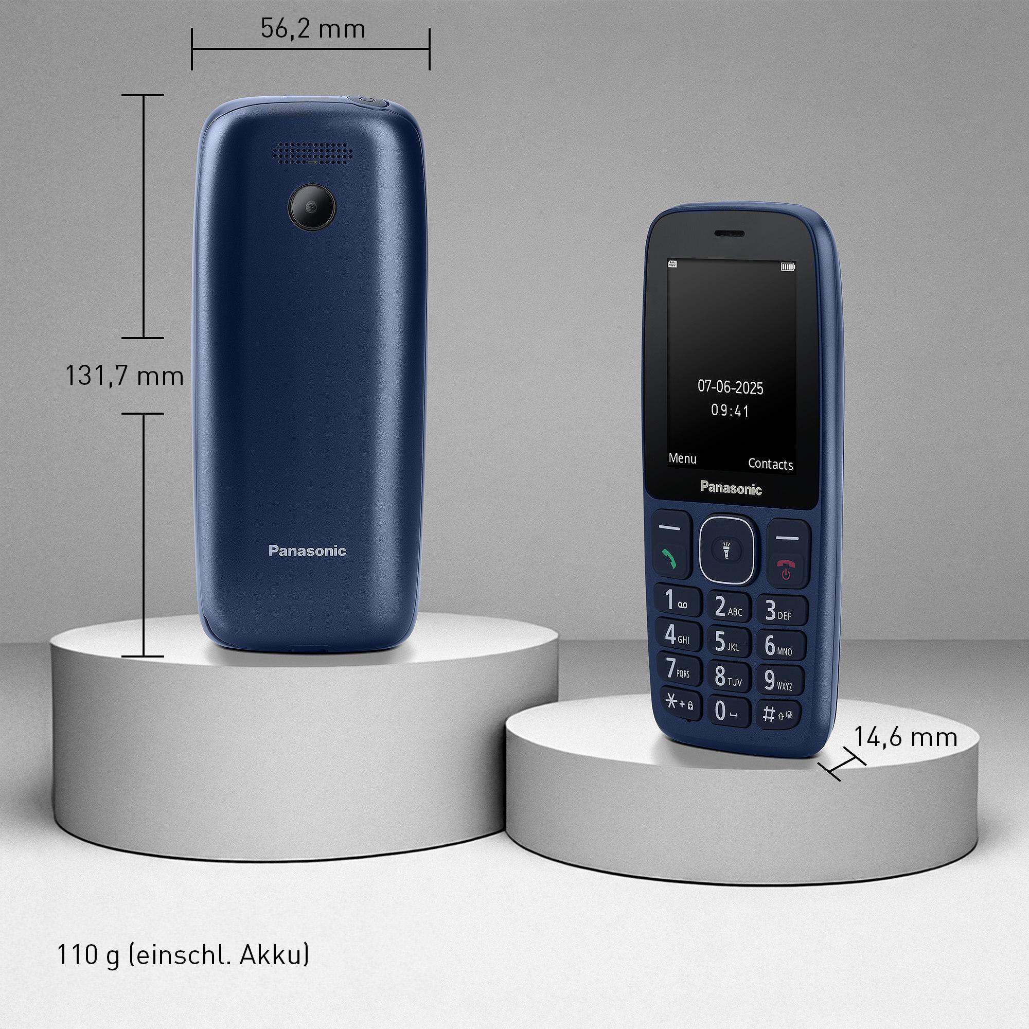 Ein blaues Panasonic-Telefon wird mit Messungen angezeigt. Der Bildschirm zeigt Datum und Uhrzeit. Es steht auf einem weißen Sockel.