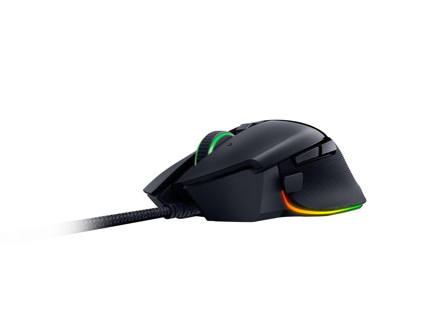 Ratón gaming negro con iluminación RGB en la rueda y base. Cable trenzado a la izquierda. Sobre fondo gris.