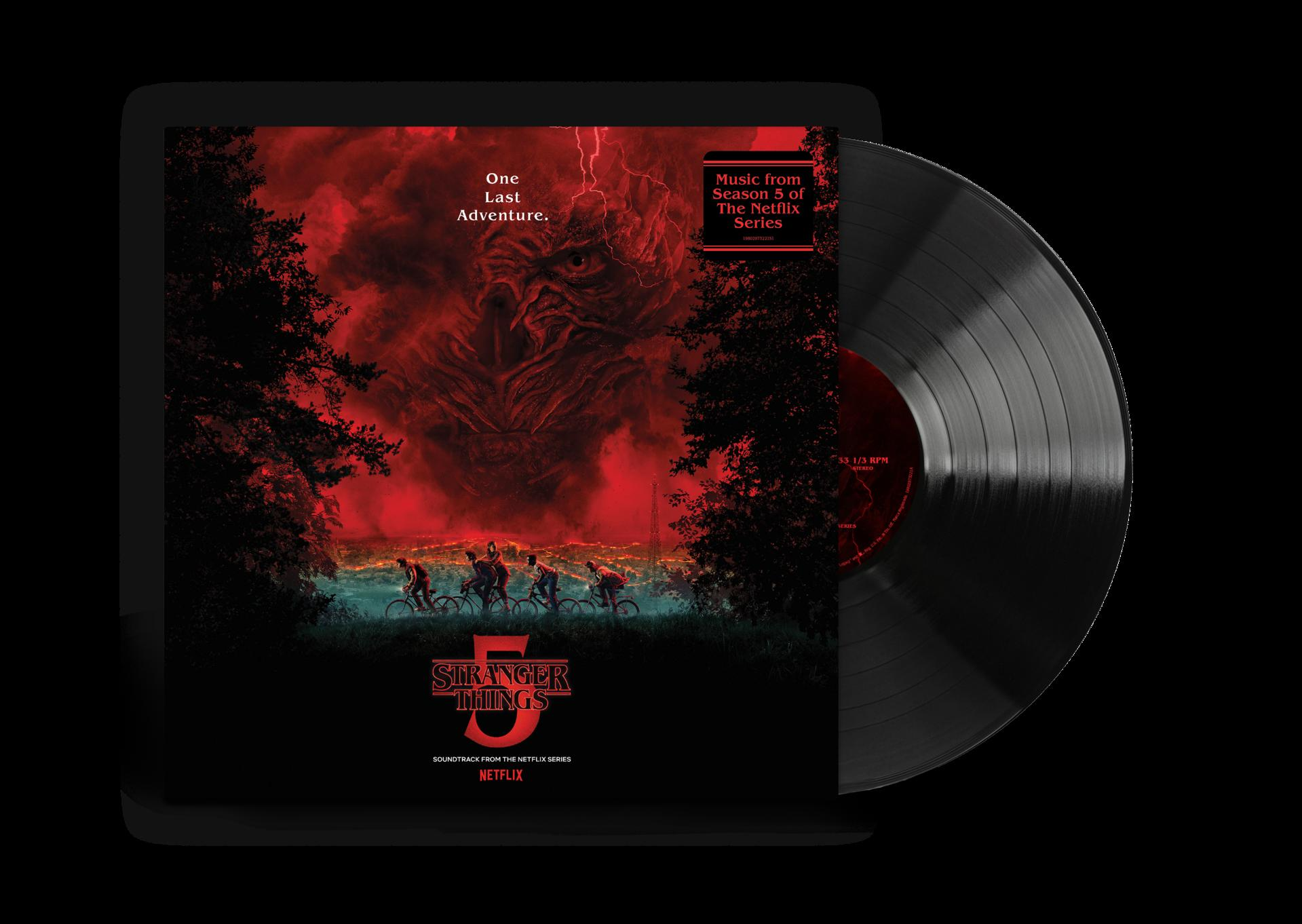 Albumcover für Stranger Things Staffel 5. Zeigt einen roten Himmel, Charaktere auf Fahrrädern und das Logo der Serie. Eine Schallplatte ist vorhanden.
