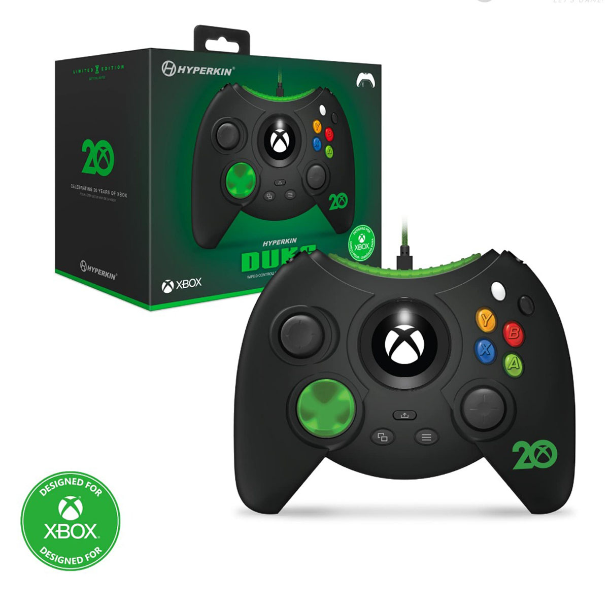 Schwarzer Hyperkin Duke Xbox-Controller mit grünen Akzenten und einer passenden Box. Mit Knöpfen und einem Design zum 20-jährigen Jubiläum.