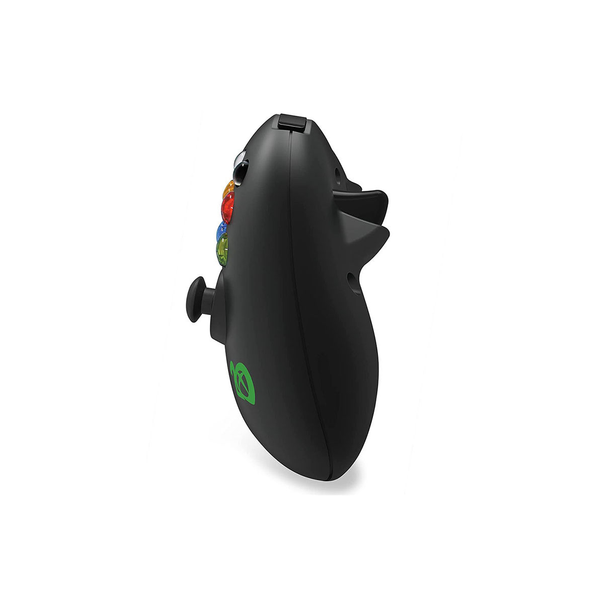 Schwarzer Xbox-Controller mit bunten Knöpfen auf weißem Hintergrund. Der Controller ist im Profil zu sehen.