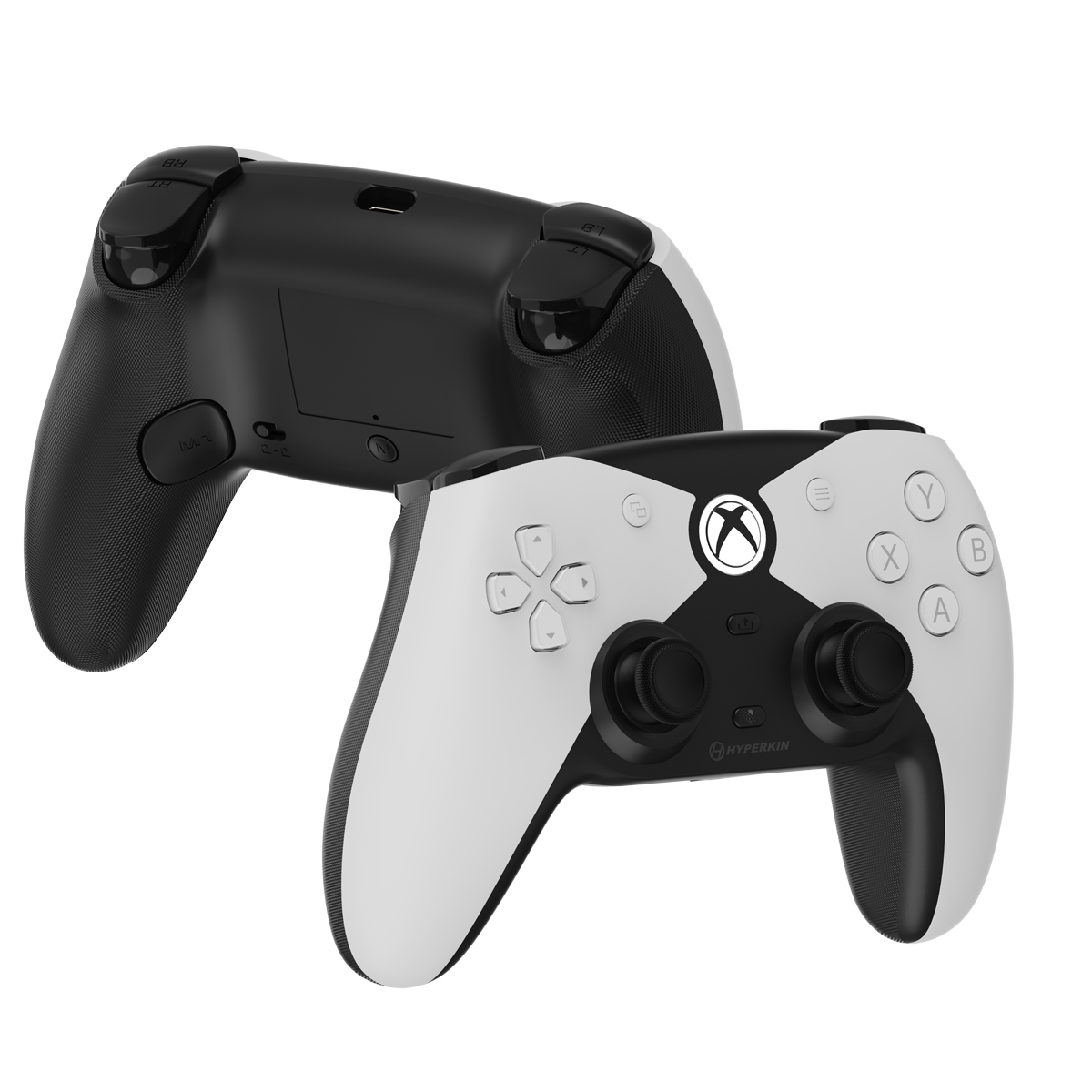 Zwei Xbox-Gamecontroller. Einer ist schwarz und weiß, der andere ist schwarz. Beide haben Knöpfe, Joysticks und das Xbox-Logo.