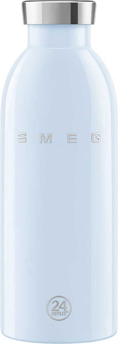 Eine hellblaue Smeg-Wasserflasche mit silbernem Deckel und Logo. Der Text 'SMEG' ist sichtbar. Die Flasche hat ein '24 Bottles'-Logo.