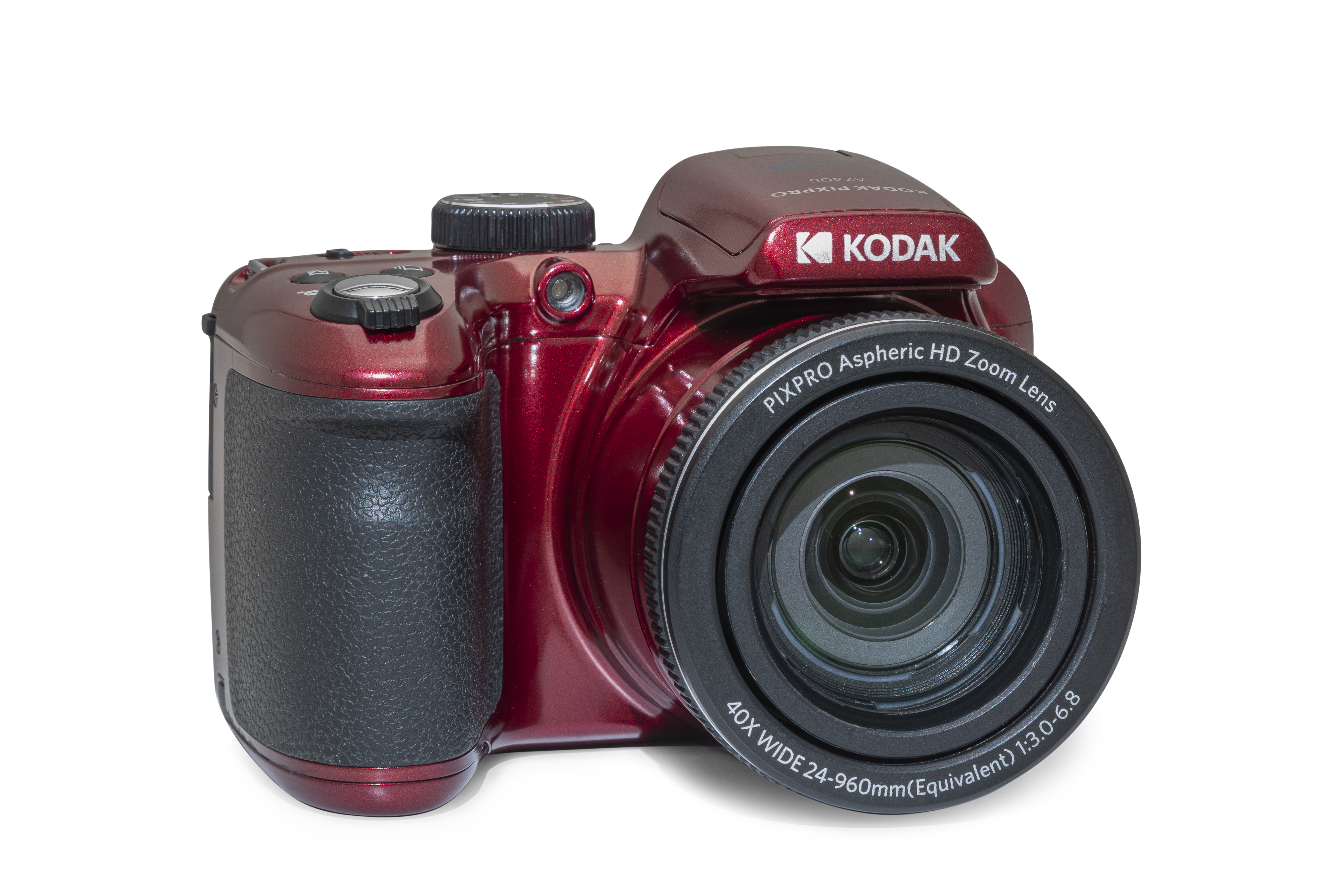 Kırmızı bir Kodak Pixpro kamera beyaz bir yüzeyde. Büyük bir merceğe ve siyah bir tutamağa sahip. Kodak logosu görünür.