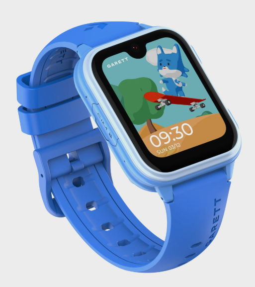 Niebieski smartwatch z kreskówkowym lisem na deskorolce. Zegarek pokazuje godzinę 09:30.