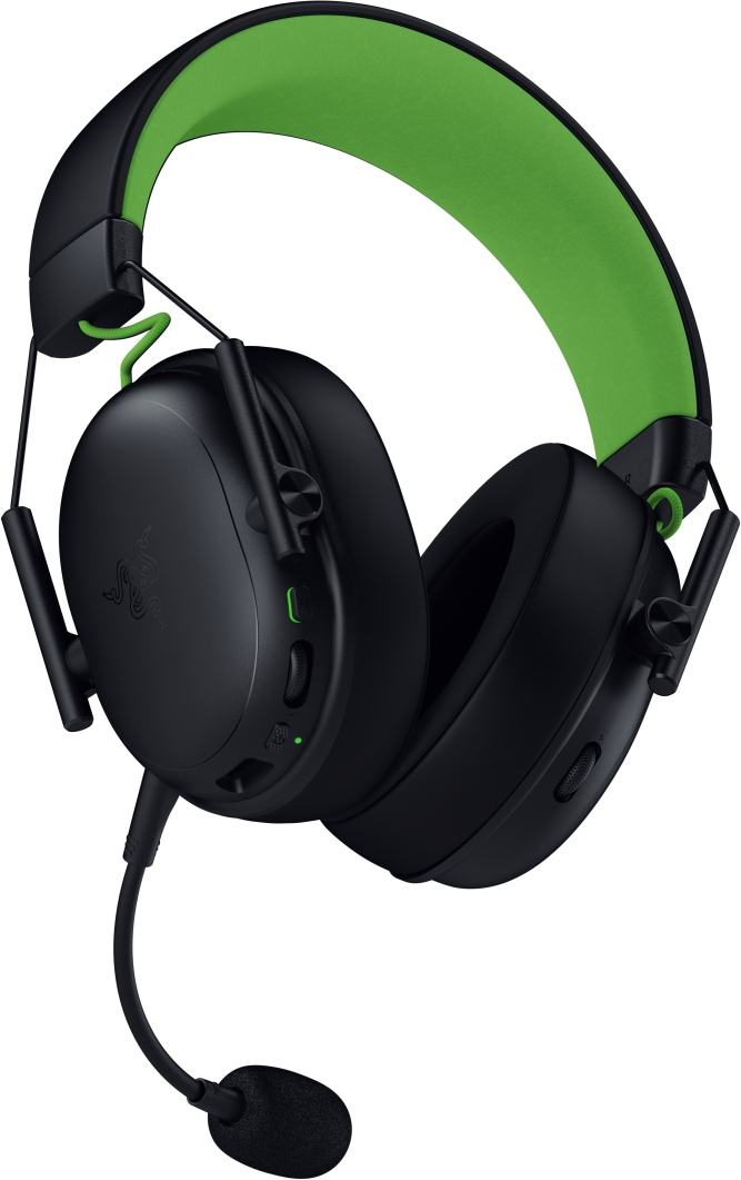 Schwarzes Razer-Gaming-Headset mit grünen Akzenten. Das Kopfband hat eine grüne Polsterung. Ein Mikrofon erstreckt sich vom linken Ohrmuschel.