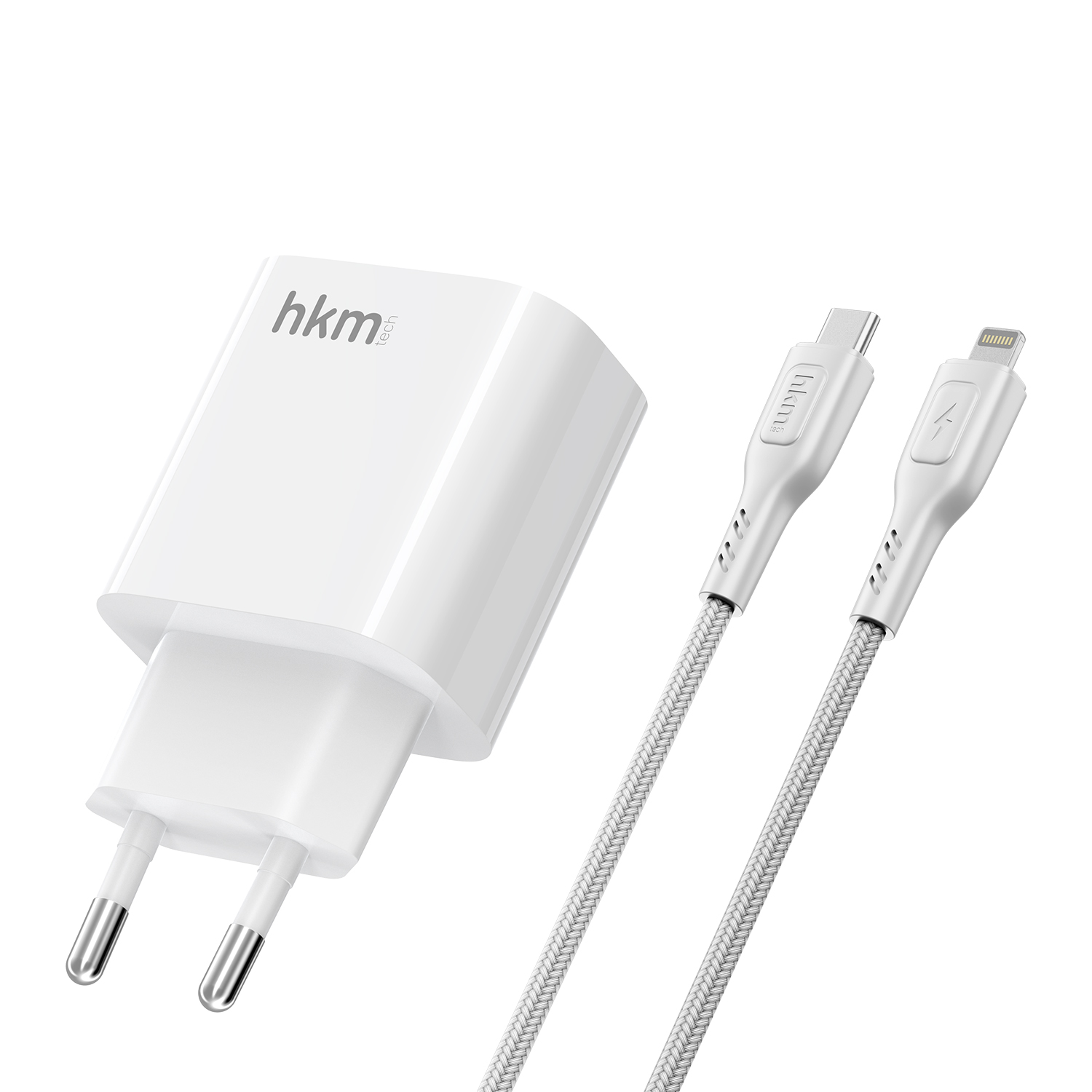İki kablolu beyaz bir telefon şarj cihazı. Birinde USB-C konektörü, diğerinde Lightning konektörü var. Hepsi beyaz bir arka plan üzerinde.