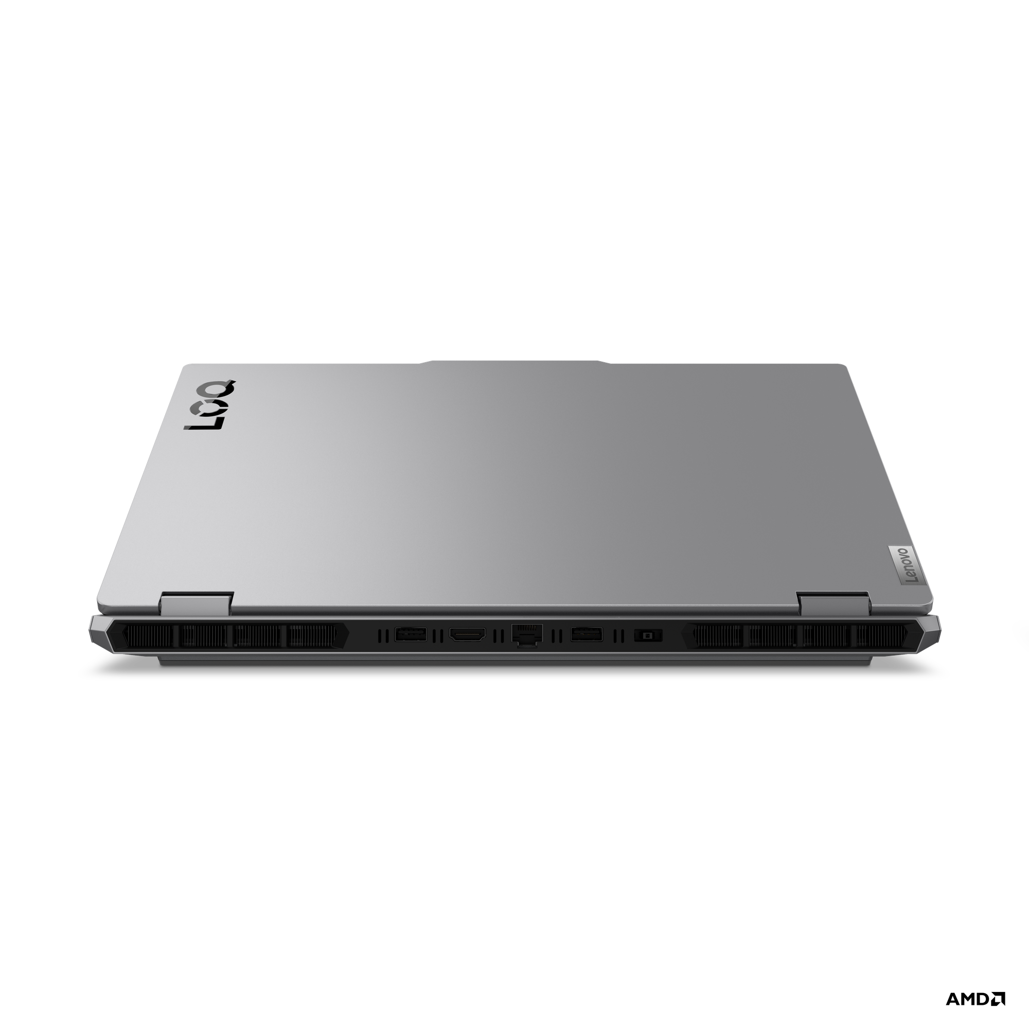 Siyah arka planda kapalı gümüş Lenovo dizüstü bilgisayar. 'Legion' logosu görünür. Yan tarafta bağlantı noktaları.
