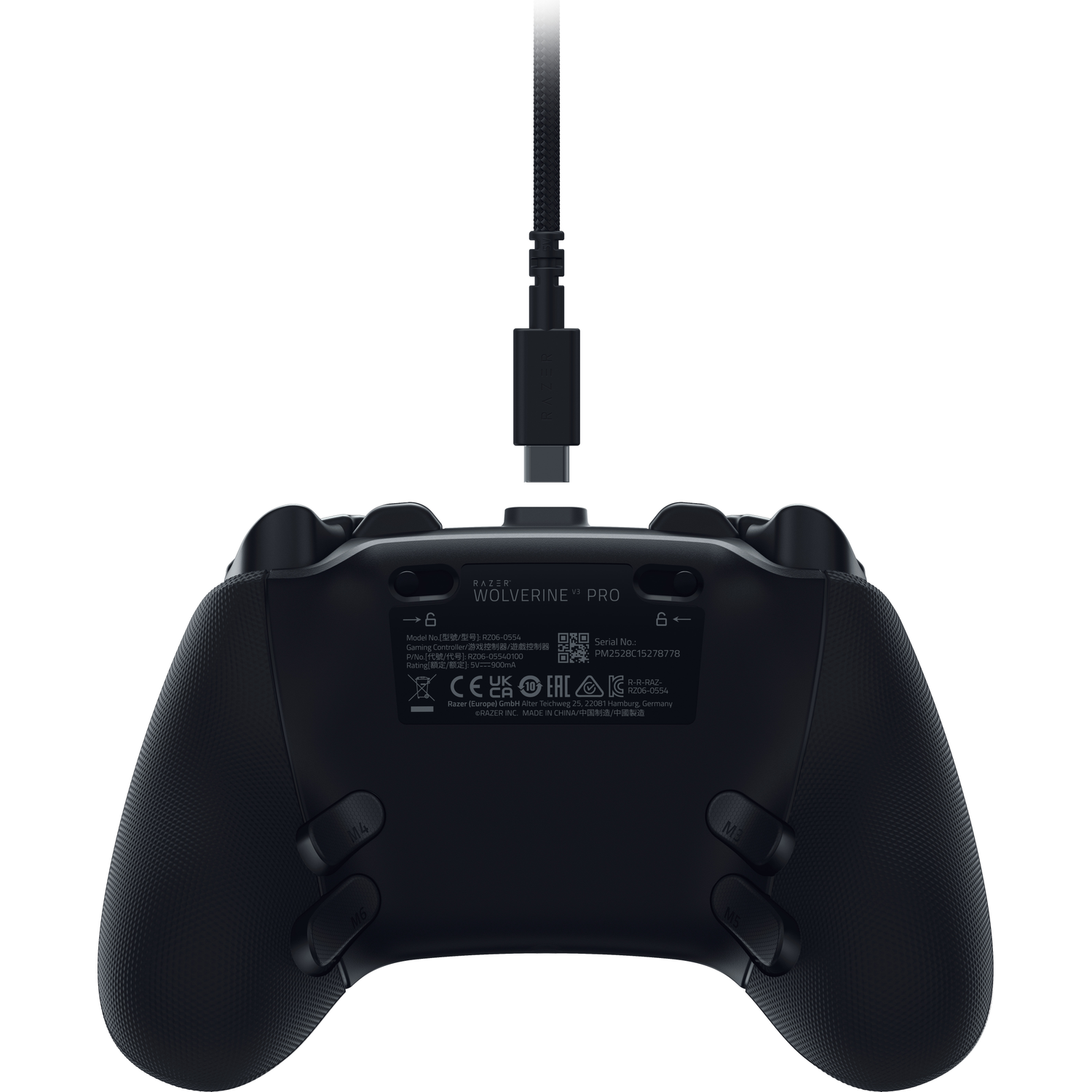 Zwarte Razer Wolverine V3 Pro controller met een aangesloten USB-C kabel. De controller heeft meerdere knoppen en een getextureerde grip.