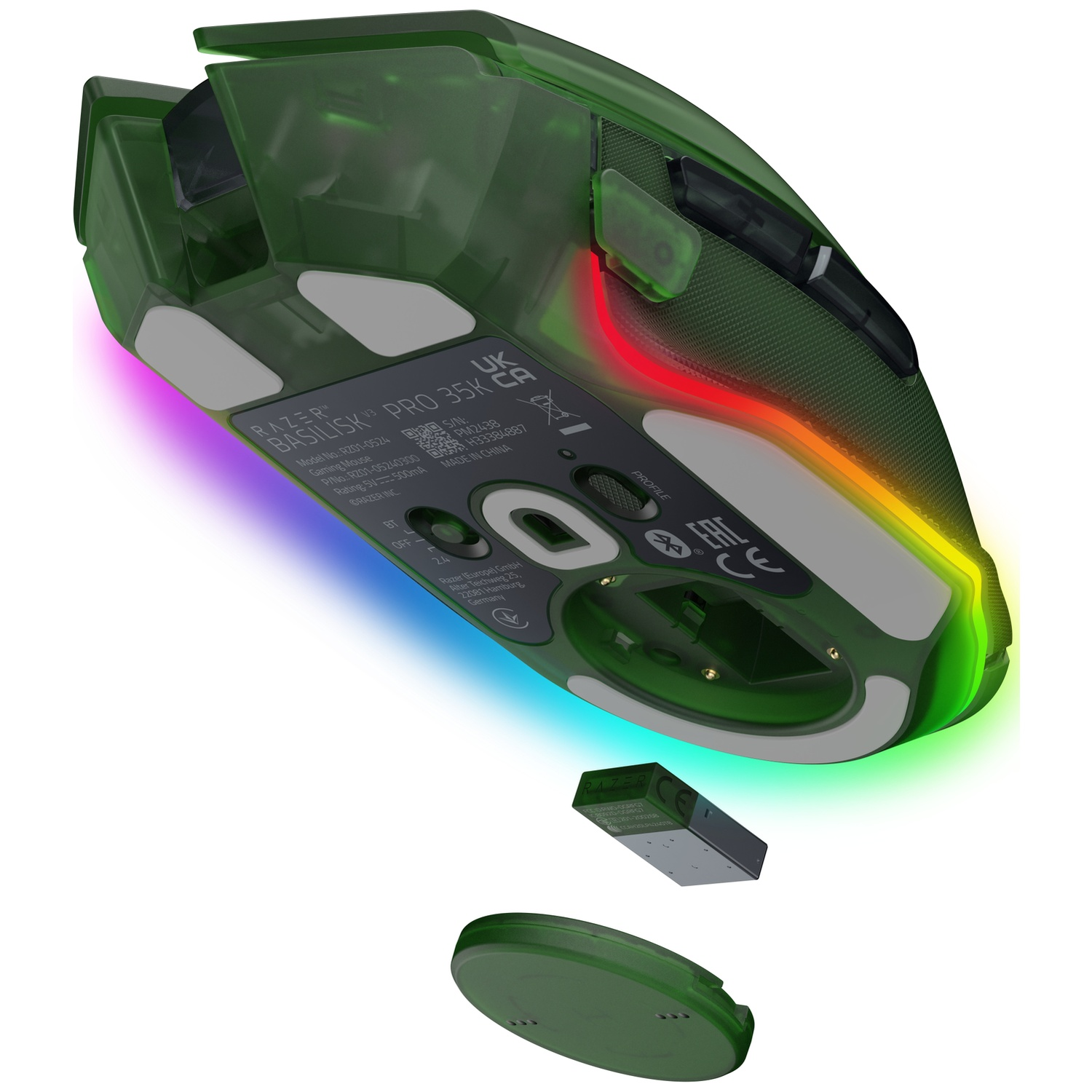Een transparante groene Razer Basilisk Pro 35K gaming muis met losgekoppelde componenten en laadstation, onderkant.