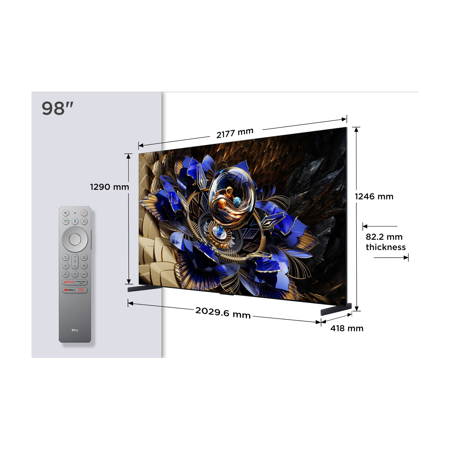 Una grande TV con dimensioni visualizzate. Lo schermo mostra un design floreale astratto. Un telecomando è a sinistra.
