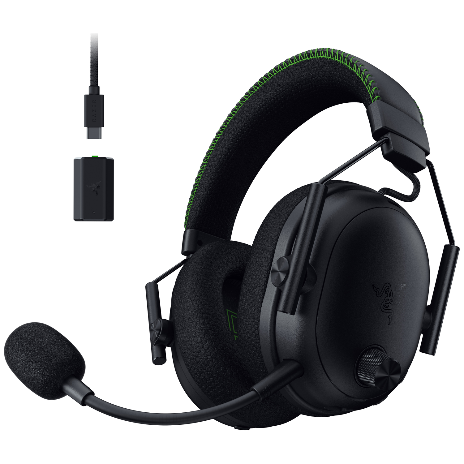 Zwarte Razer gaming headset met afneembare microfoon, oplader en USB-C kabel. Groene stiksels op de hoofdband.
