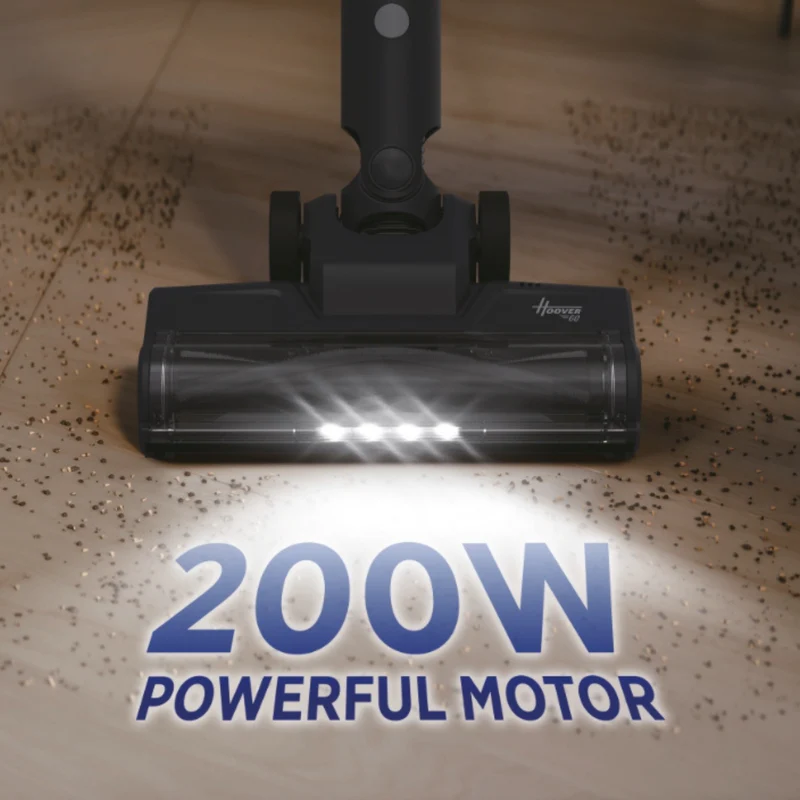 Testa di aspirapolvere Hoover nera che pulisce un pavimento. Il testo recita '200W POWERFUL MOTOR'.