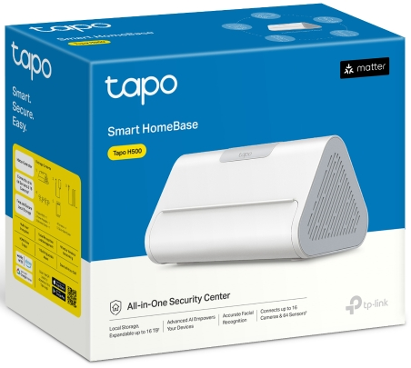 Ein weißer Tapo Smart HomeBase Karton mit einem Gerät darin. Auf dem Karton steht unter anderem 'Smart HomeBase'.