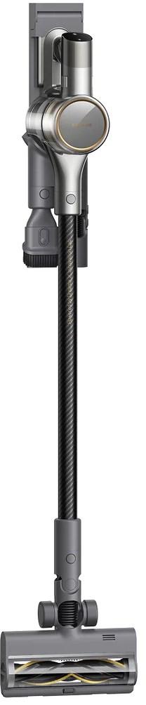 Un aspirapolvere senza fili. Ha un corpo metallico, un tubo in fibra di carbonio nero e una testina grigia. È su sfondo bianco.