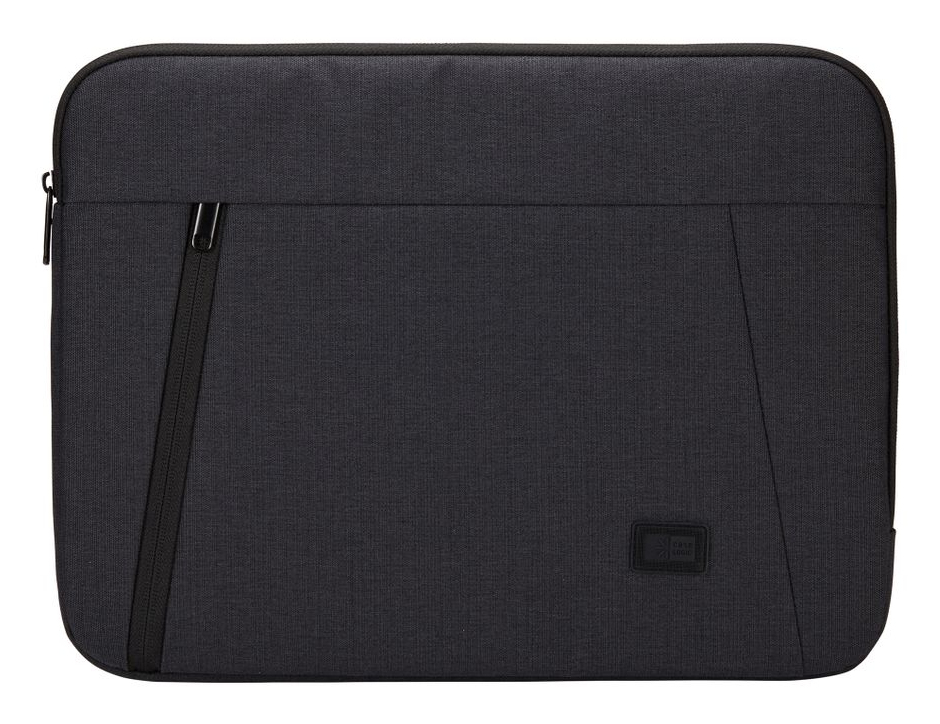 Una funda para portátil gris oscuro con cremallera y logotipo pequeño. Tiene una cremallera diagonal y un logotipo rectangular.