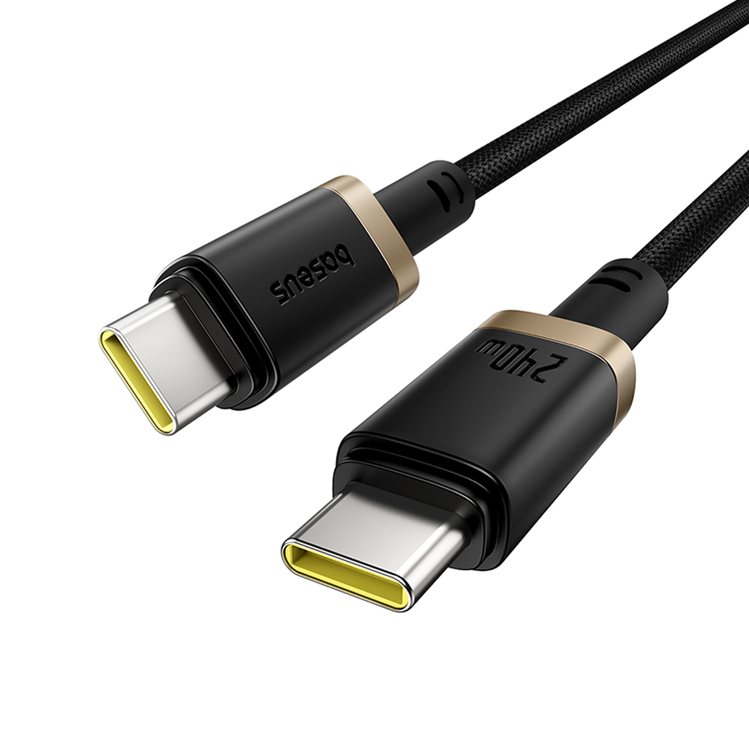 Cable de carga USB-C negro con detalles dorados. El cable tiene dos conectores con interiores amarillos. La marca es 'baseus'.