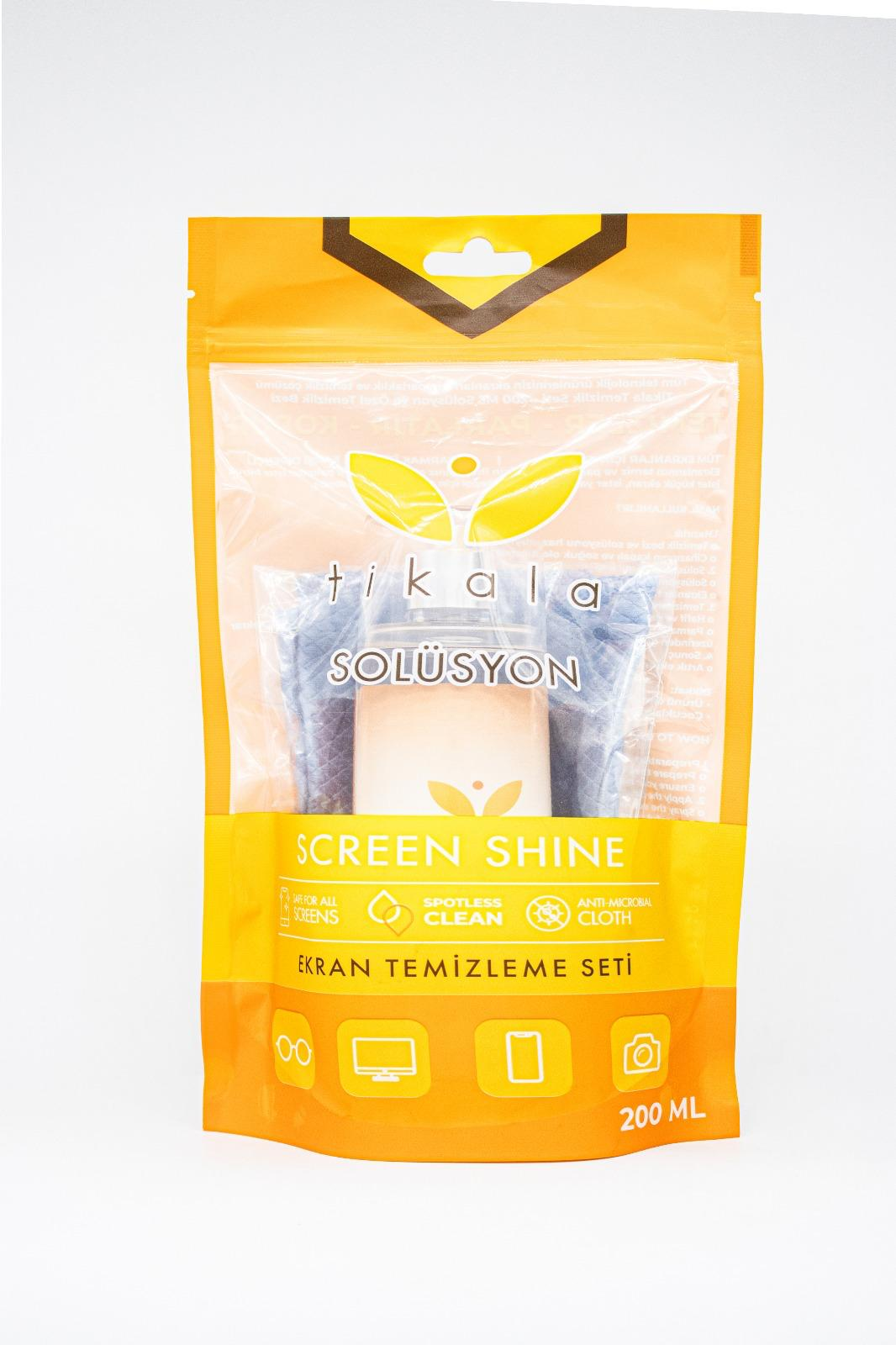 Ekran temizliği için bir paket. İçinde bir şişe solüsyon, bir bez ve 'screen shine' yazısı var.