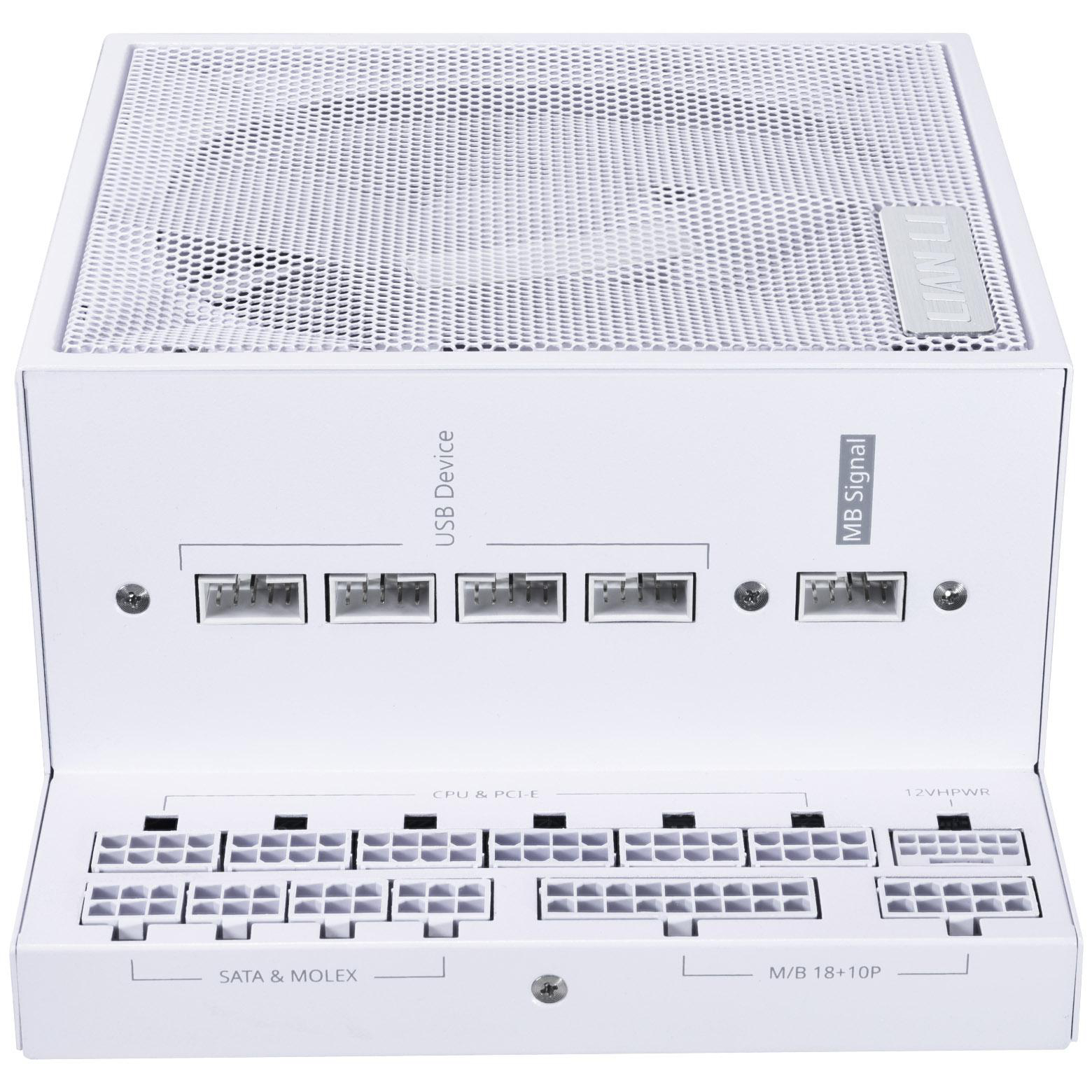 Ein weißes Computer-Netzteil. Es hat mehrere Anschlüsse mit der Bezeichnung USB, CPU, SATA und MB. Die Oberseite ist ein Gitter.