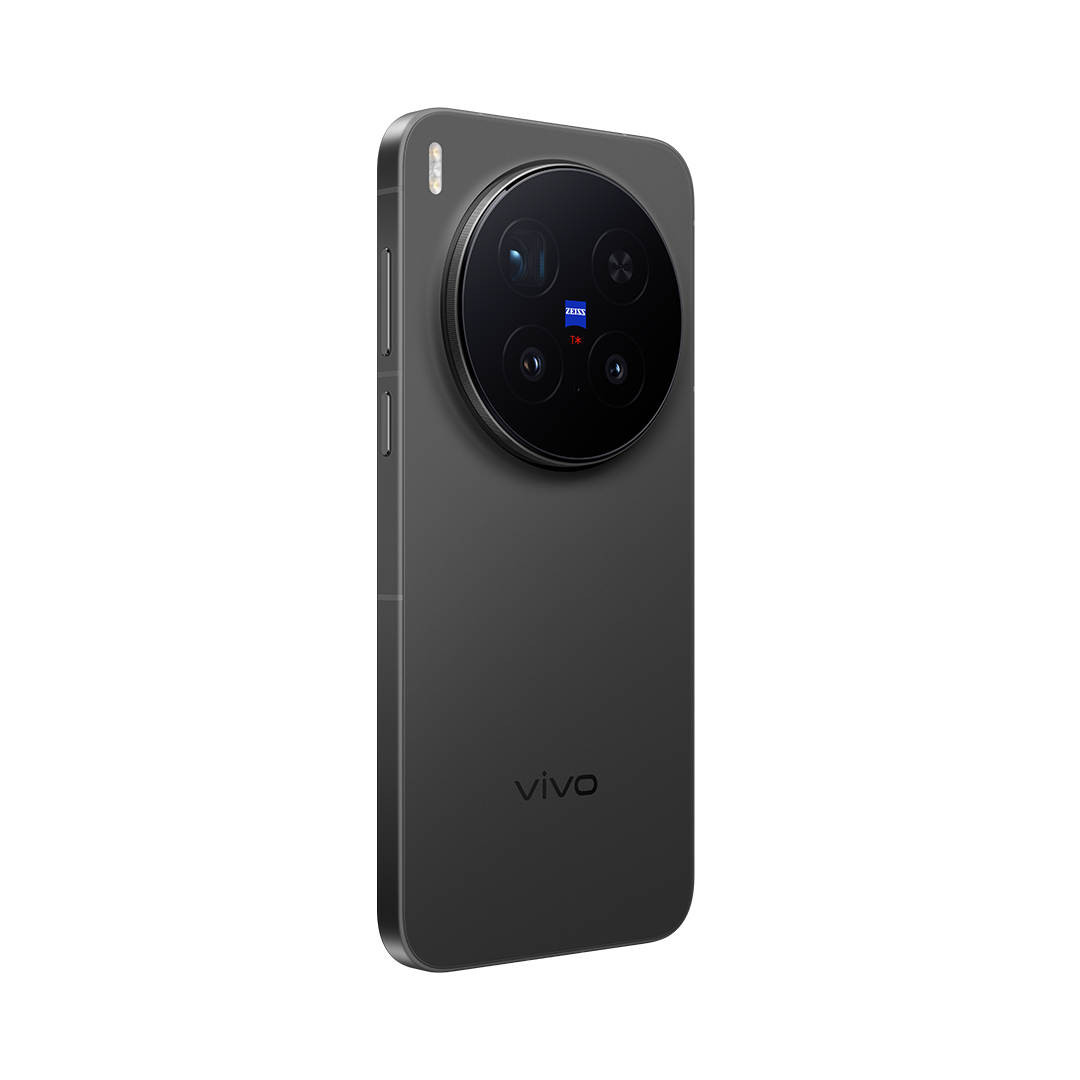Büyük, dairesel kamera modülüne sahip, koyu gri bir akıllı telefon. Modülde çoklu lensler ve Zeiss logosu var. Vivo logosu görünür.