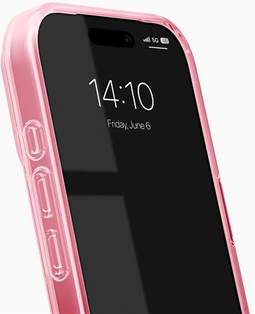 Gros plan d'un téléphone dans un étui rose. L'écran affiche l'heure et la date. Le cadre est rose et transparent avec des boutons latéraux.