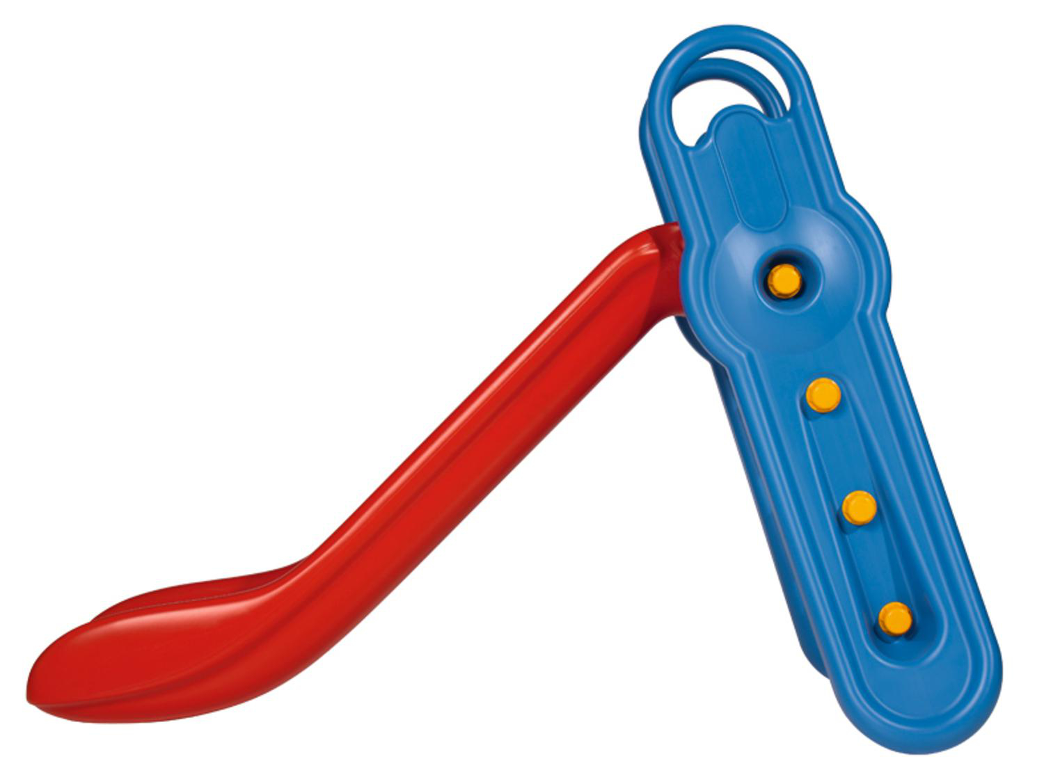 Eine rote und blaue Plastikrutsche. Sie hat eine rote Rutschfläche und eine blaue Leiter mit gelben Knöpfen. Der Hintergrund ist weiß.