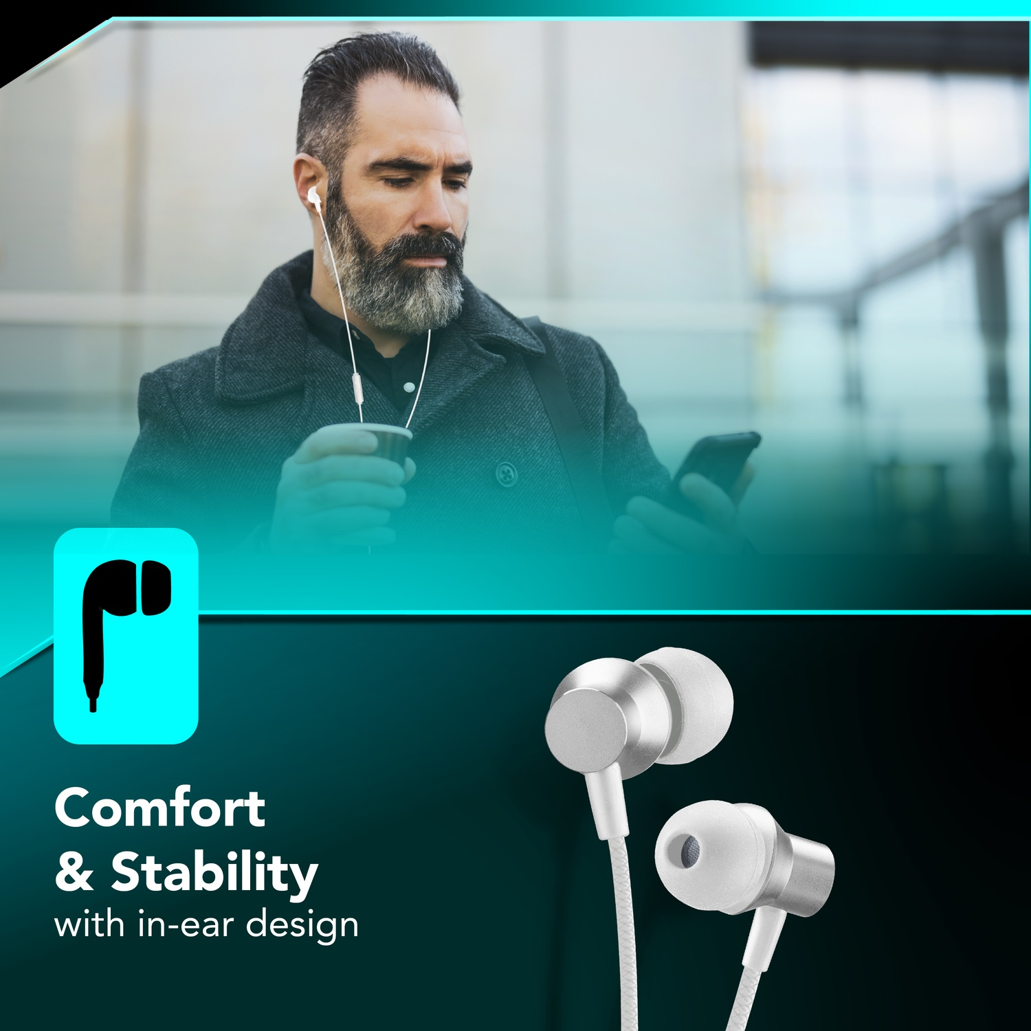 Un uomo con la barba che indossa auricolari guarda il telefono. Auricolari argentati sono visualizzati in basso a destra. Testo: Comfort e stabilità.