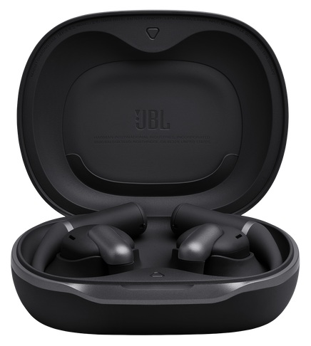 Czarne słuchawki JBL w etui ładującym. Etui jest otwarte, ukazując słuchawki. Widoczne jest logo JBL.