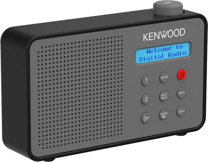 Une radio numérique Kenwood noire avec un écran bleu indiquant « Welcome to Digital Radio ». Elle a des boutons et un cadran.