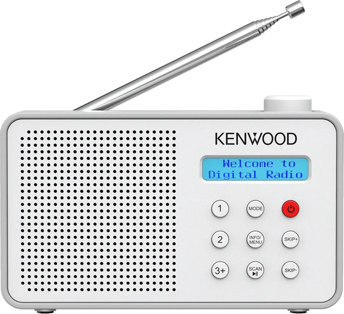 Una radio digitale Kenwood bianca con uno schermo che mostra "Welcome to Digital Radio" e vari pulsanti.