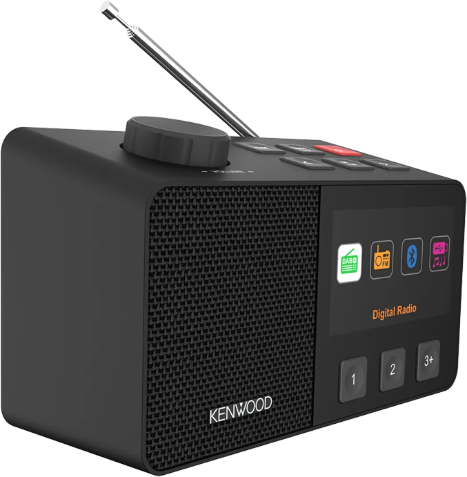 Une radio numérique Kenwood noire avec une antenne, des boutons, un écran et un bouton de volume. Elle a les symboles DAB, FM, Bluetooth et USB.