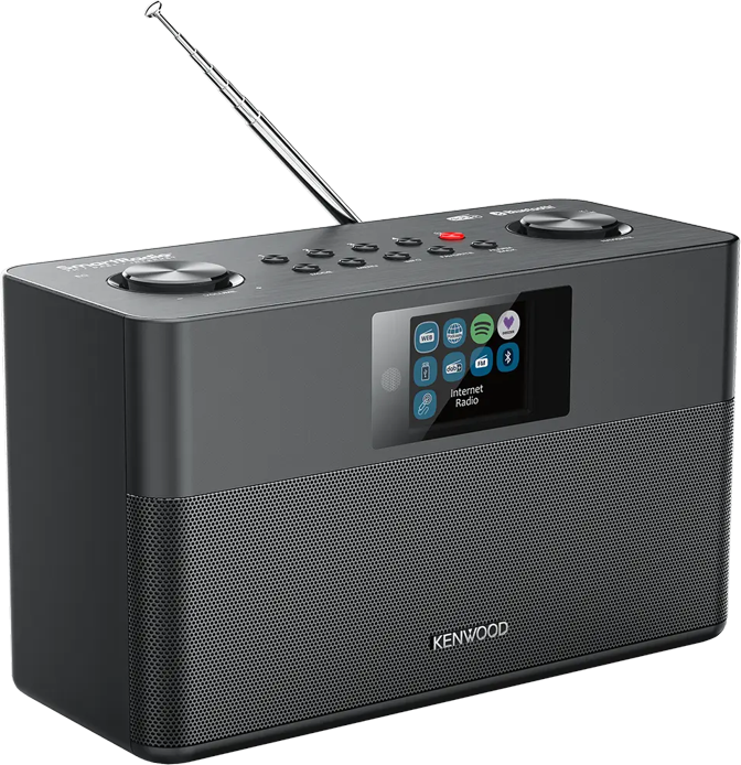 Une radio Internet Kenwood noire avec un écran affichant des icônes d'applications. Elle possède une antenne rétractable et des boutons de commande.