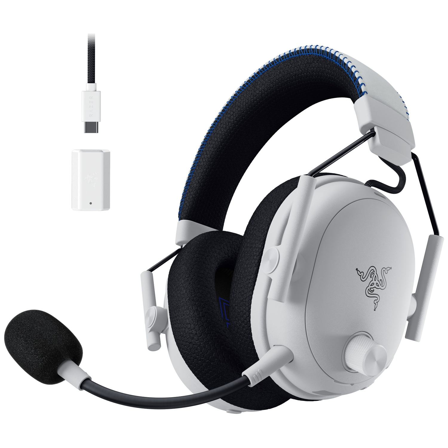 Casque de jeu blanc avec coussinets noirs et microphone. Comprend un câble USB-C et un dongle sans fil. Logo Razer visible.