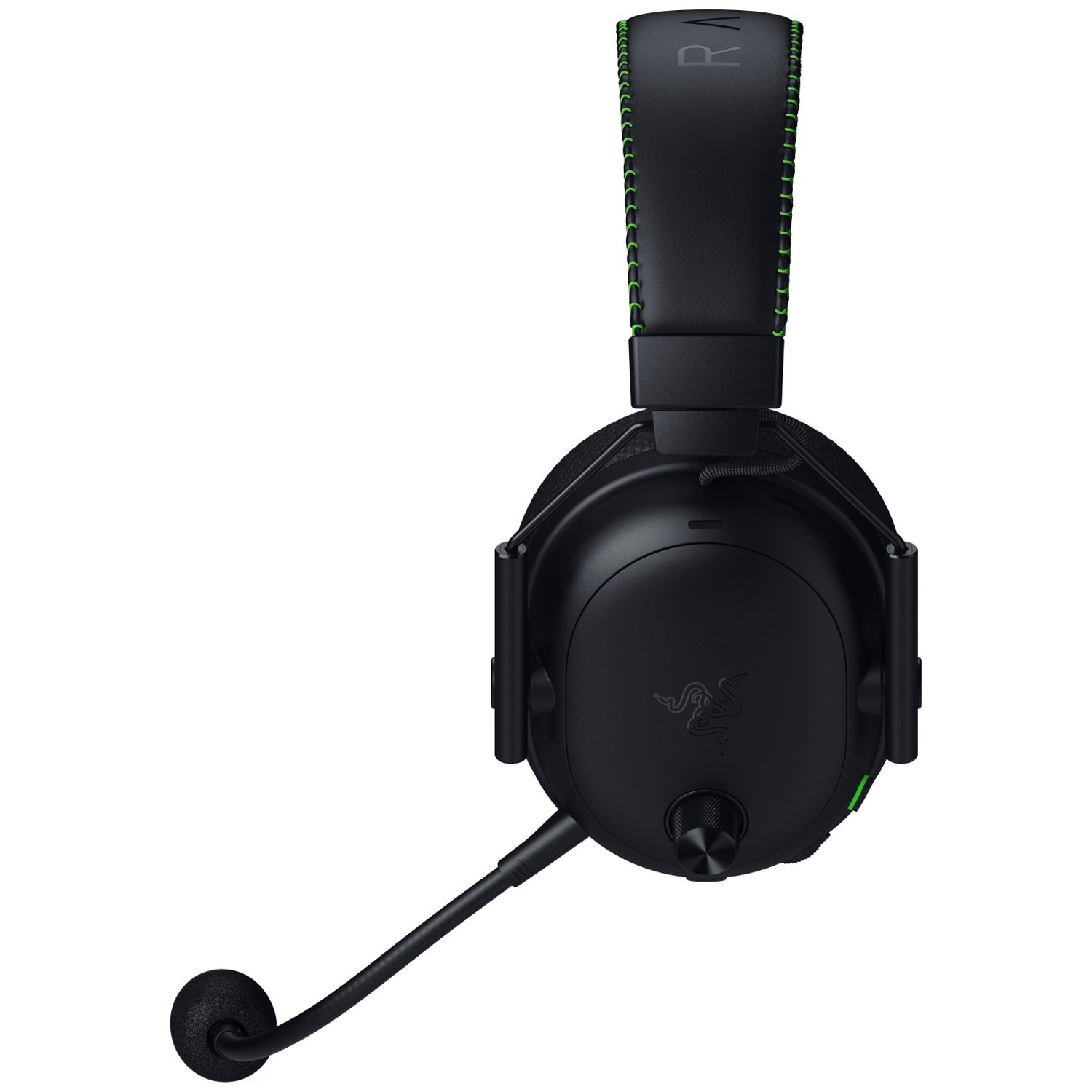 Zwarte Razer gaming headset met microfoon. Voorzien van groene stiksels en een Razer logo. De achtergrond is wit.
