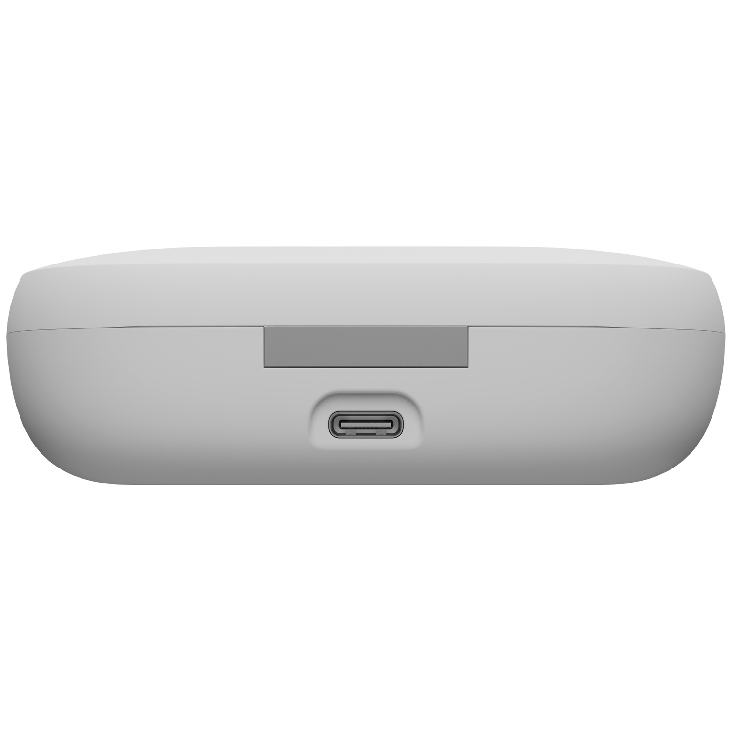 Gros plan sur un étui d'écouteurs gris clair. Il possède un port de chargement en bas. Le couvercle présente un petit détail rectangulaire gris.
