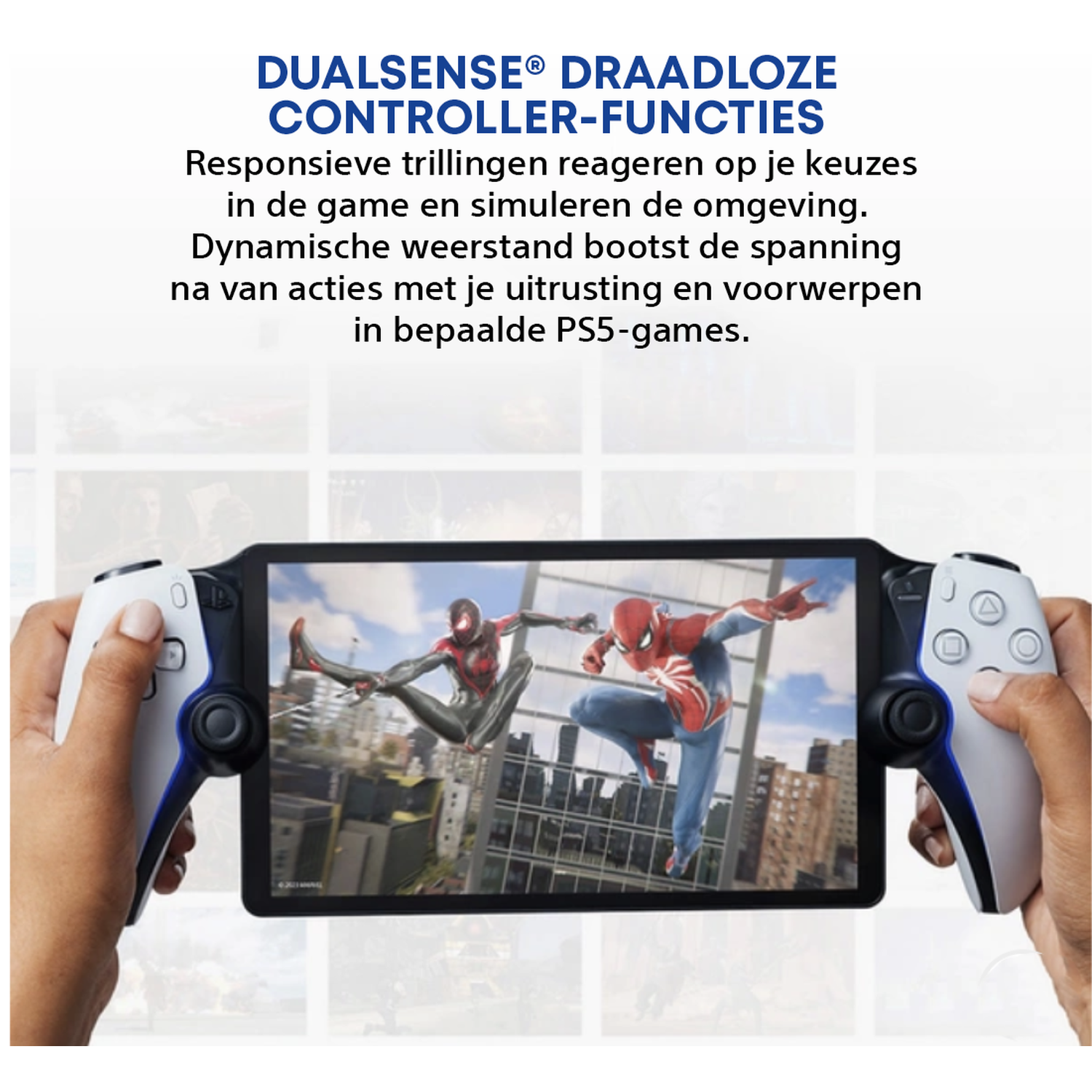 Handen houden een PlayStation-controller vast met een scherm waarop Spider-Man te zien is. Tekst bovenaan: DUALSENSE.