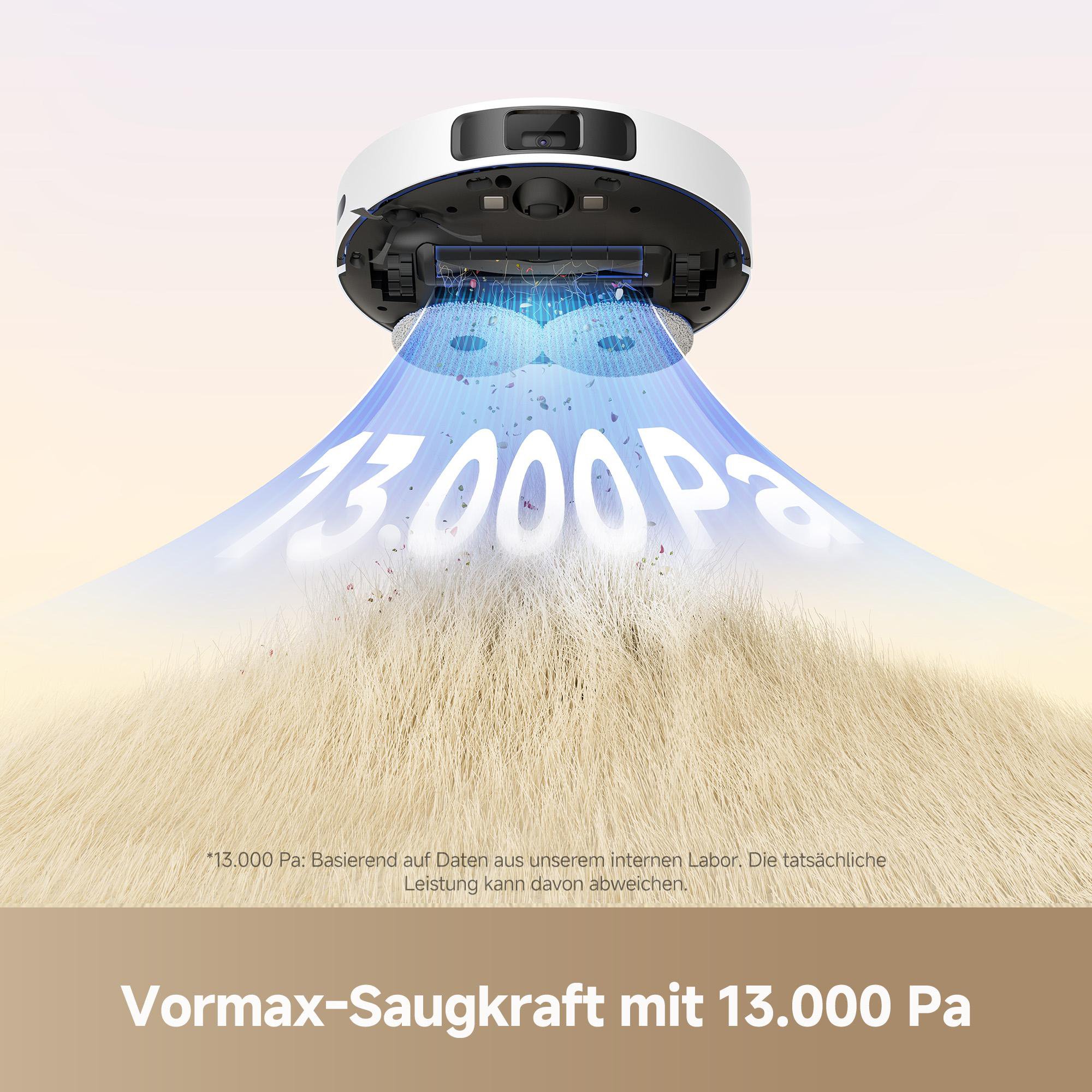 Ein weißer Roboterstaubsauger mit blauem Saugeffekt, der 13.000 Pa Saugkraft über einer grasartigen Oberfläche zeigt.