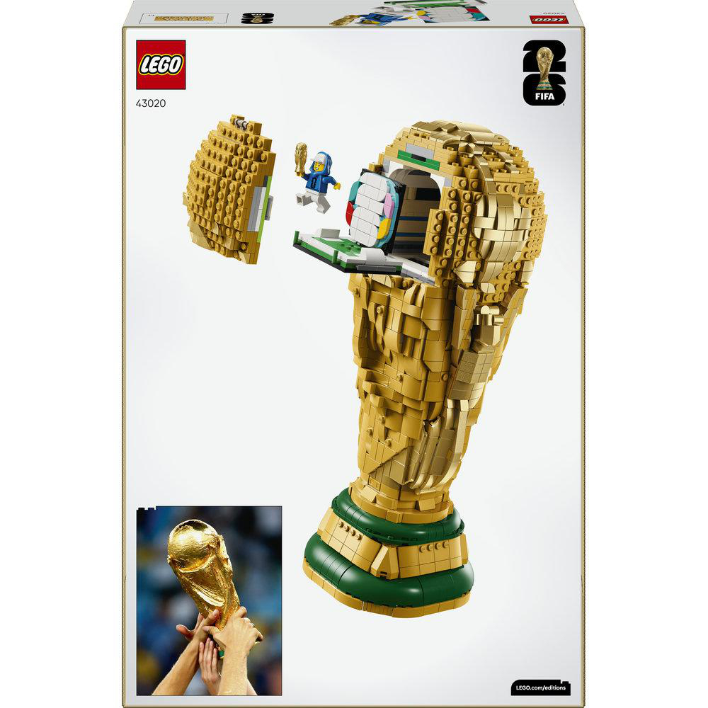 LEGO-Set der FIFA-Weltmeisterschaftstrophäe. Die Box zeigt die goldene Trophäe aus Lego-Steinen mit einer Minifigur.