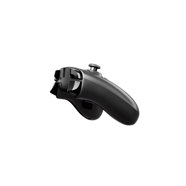 Siyah bir oyun kumandası, açılı, beyaz üzerine izole edilmiş. Düğmeler, joystick'ler ve tetikler içerir. Tasarım şık ve moderndir.