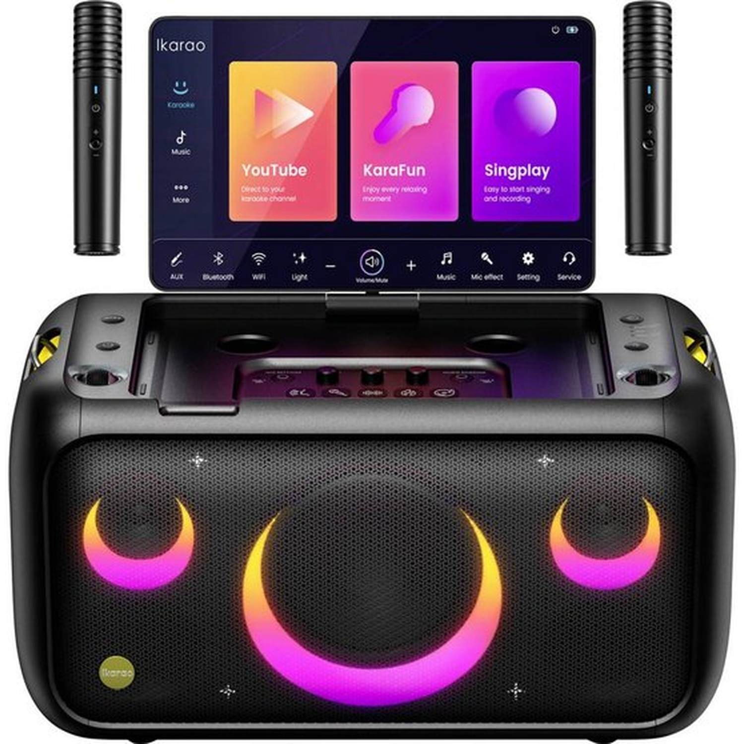 Een karaoke machine met een scherm, microfoons en gekleurde halve maanlichten op de luidspreker.