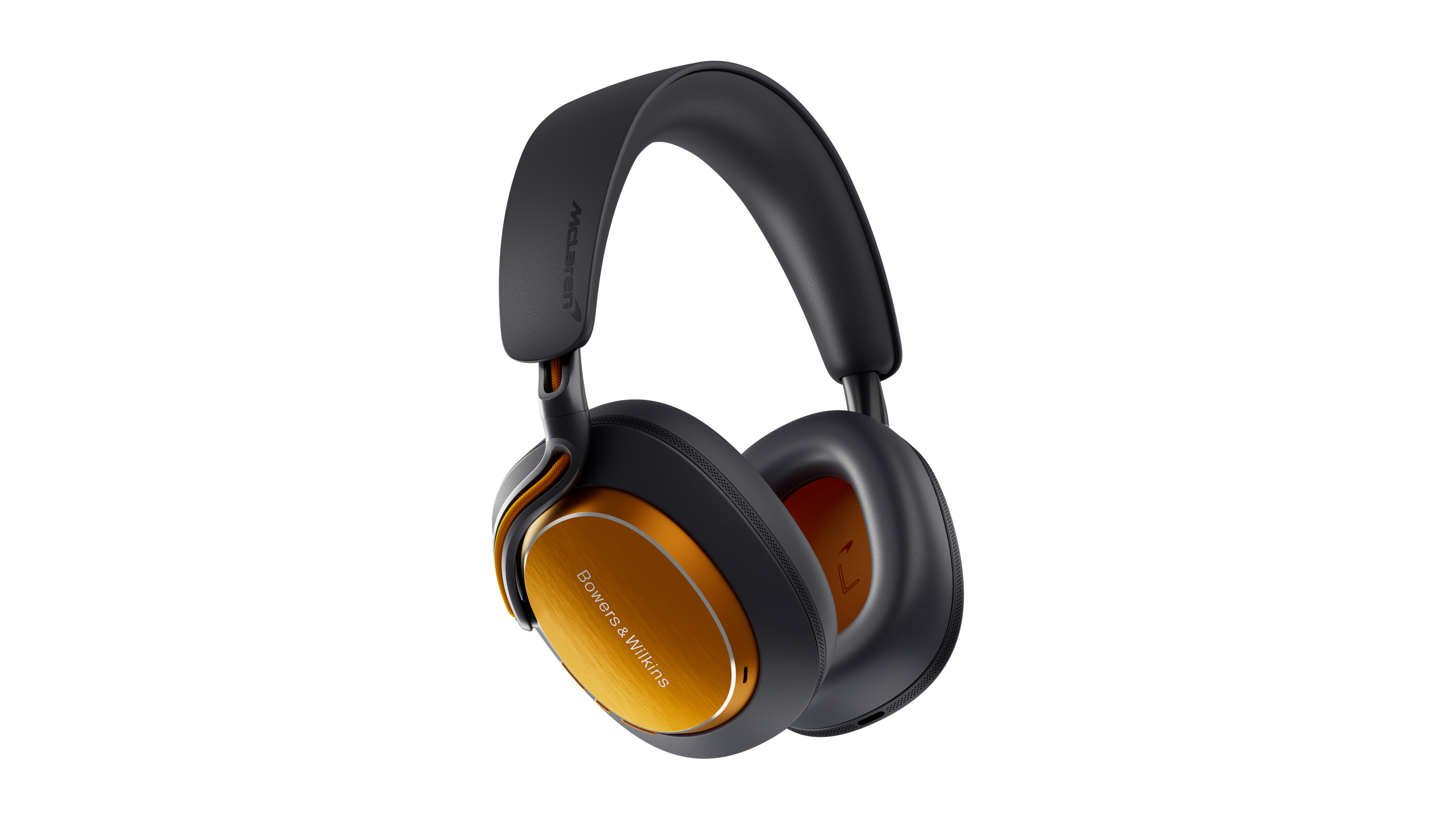 Kopfhörer mit schwarzem und goldenem Design. Das McLaren-Logo ist sichtbar. Bowers & Wilkins steht auf den Ohrmuscheln.