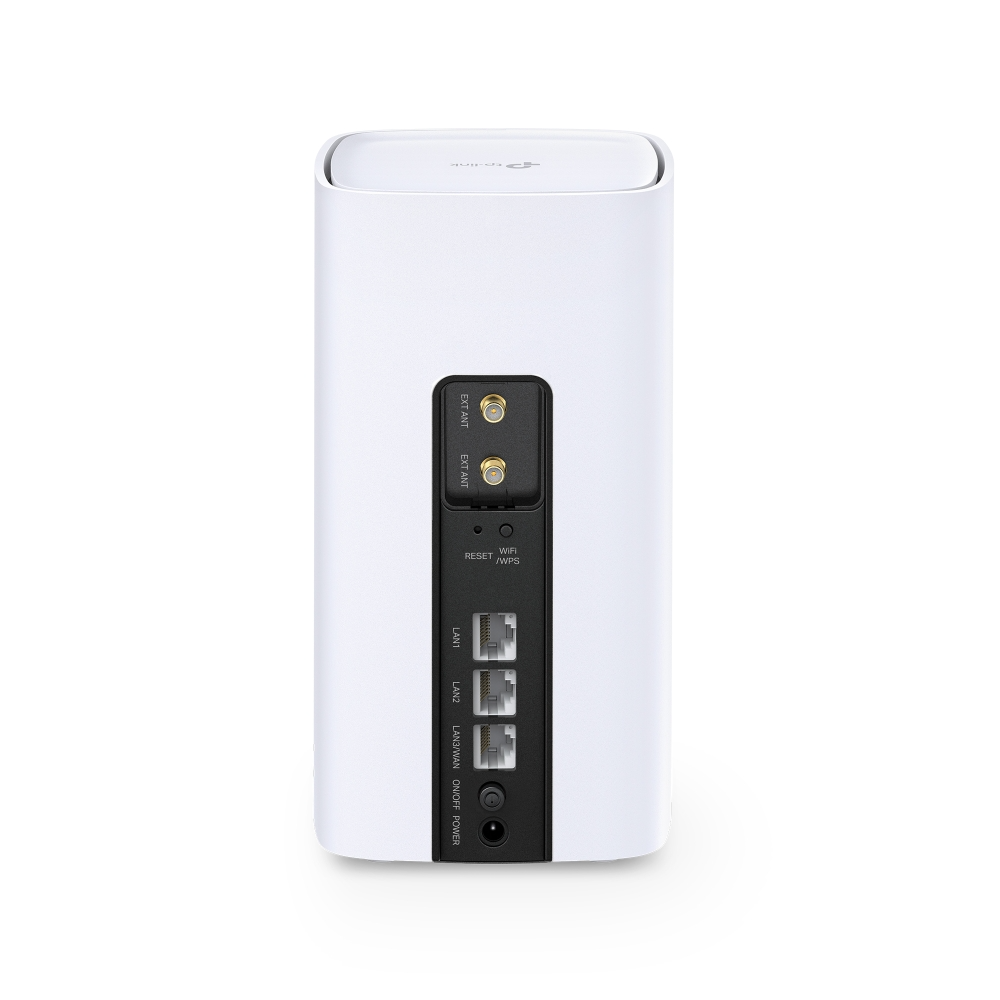 Egy fehér TP-Link router. Antennák, LAN és tápcsatlakozók vannak rajta. A feliratok: EXT ANT, LAN1, LAN2, LAN3/WAN és ON/OFF POWER.