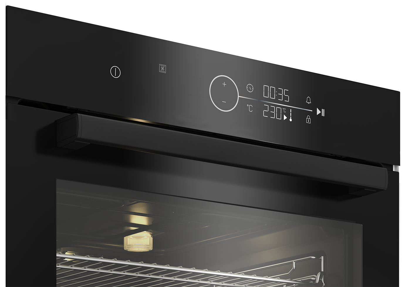 Czarny piekarnik z cyfrowym wyświetlaczem czasu i temperatury. Oświetlenie piekarnika jest włączone, widoczny jest metalowy ruszt.