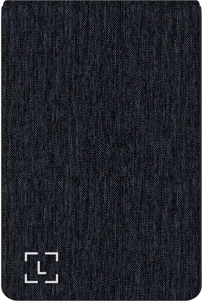 Das Bild zeigt eine dunkelblaue Jeansstruktur, die den Rahmen ausfüllt. Ein weißes quadratisches Symbol befindet sich unten links. Die Ränder sind schwarz.