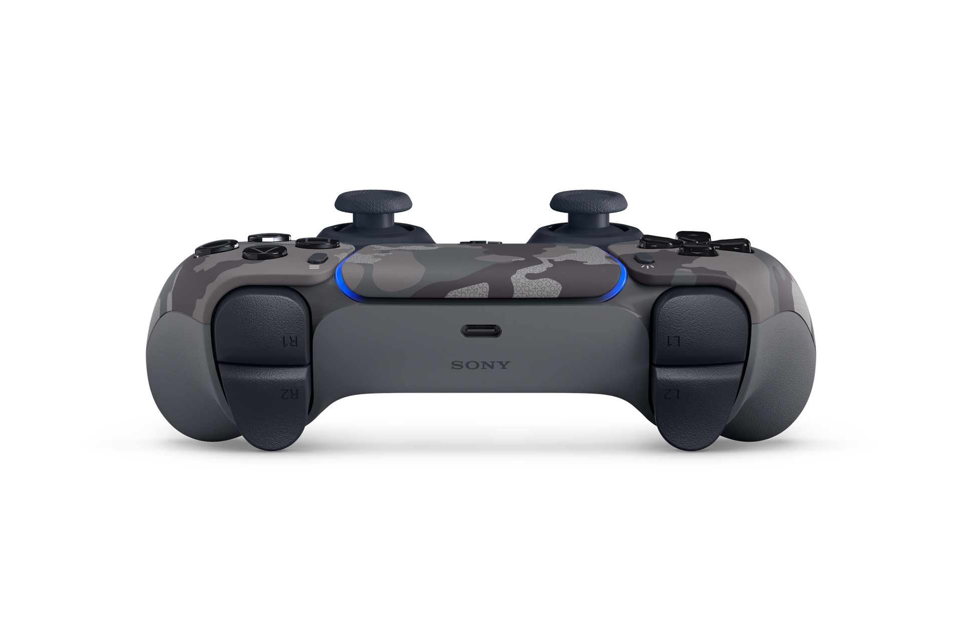 Ein grauer Tarnfarben-PS5-Controller. Er hat zwei Joysticks, Tasten, Trigger und ein zentrales Touchpad mit dem Sony-Logo.