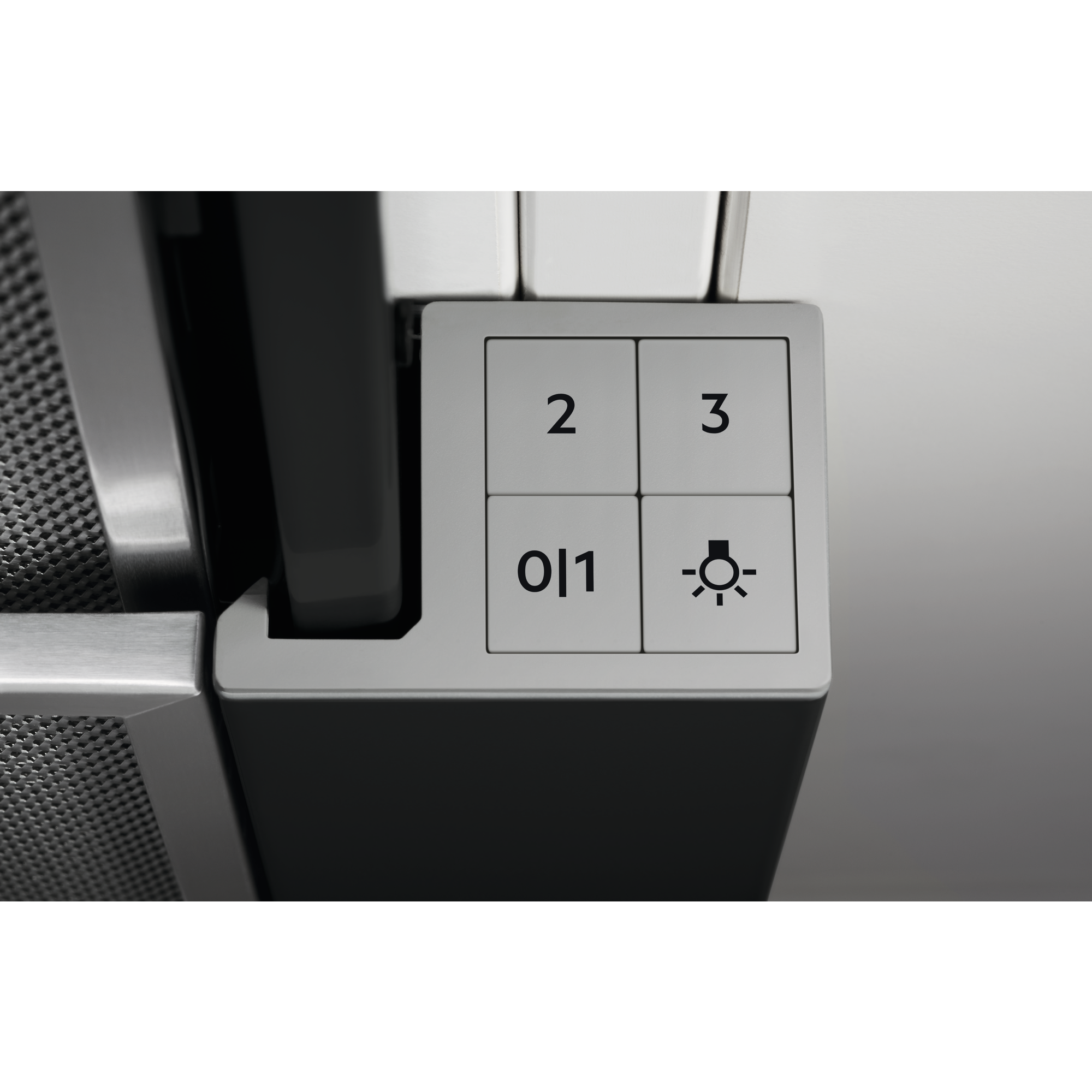 Zbliżenie panelu sterowania okapu kuchennego. Przyciski obejmują numery 2, 3, 0|1 i symbol światła.